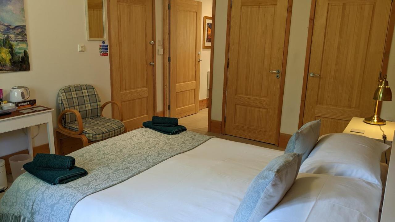 Owl Lodge Bed & Breakfast Kilmuir  Exterior photo